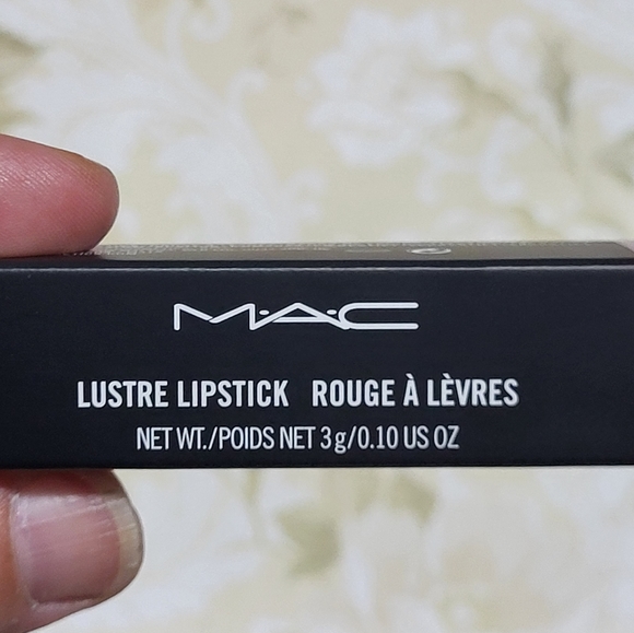 MAC Lustre Lipstick, 502 Cockney, NIB - Picture 4 of 7